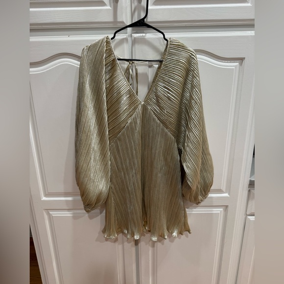 Nasty Gal Dresses & Skirts - Nasty Gal Metallic Gold Pleated V-Neck dress